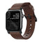 Nomad Apple Watch (42/44/SE/45/46/49 mm) moderne Horween-båndstropp - rustikk brun / svart maskinvare