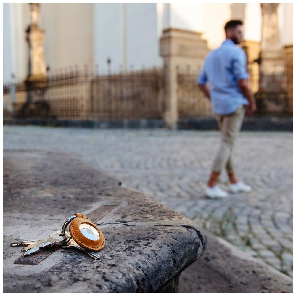 Fast Airtag-skinndeksel m. Karabinkrok - Brun