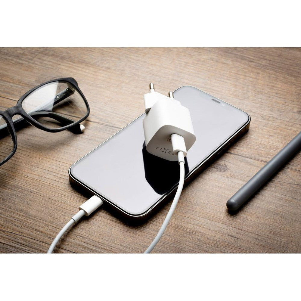 Fast 30W USB-C PD Fast Wall Charger m. USB-C til USB-C-kabel - Hvit