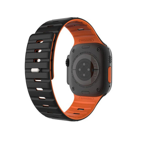 Apple Watch (42/44/SE/45/46/49mm) Fixed Silikone Urrem med Magnetisk Lukning - Sort / Orange