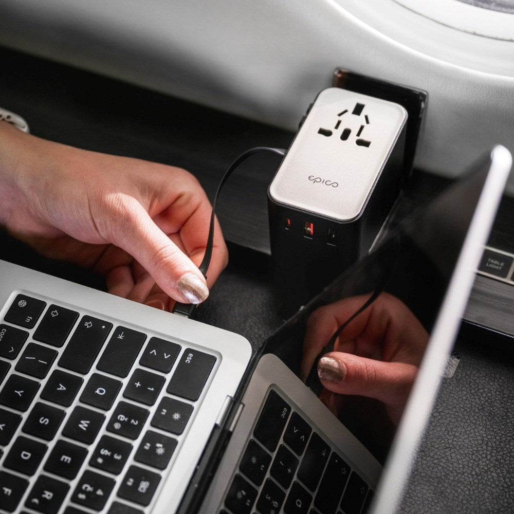 Epico UltraBoost Universal GaN 70W reiseadapter m. 2 x USB-A 1 x USB-C - Titanium