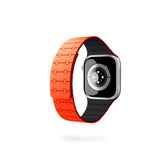 Apple Watch (38/40/SE/41/42) Epico Magnetic+ Silikone Urrem - Orange / Sort