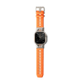 Apple Watch (42/44/SE/45/46/49) Epico Rubber Pro Urrem m. Metalspænde - Orange