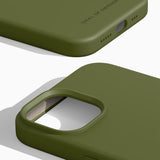 iDeal Of Sweden iPhone 14 / 13 Silikondeksel - Khaki