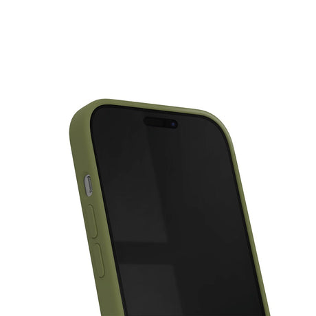 iDeal Of Sweden iPhone 15 Silikondeksel - Khaki