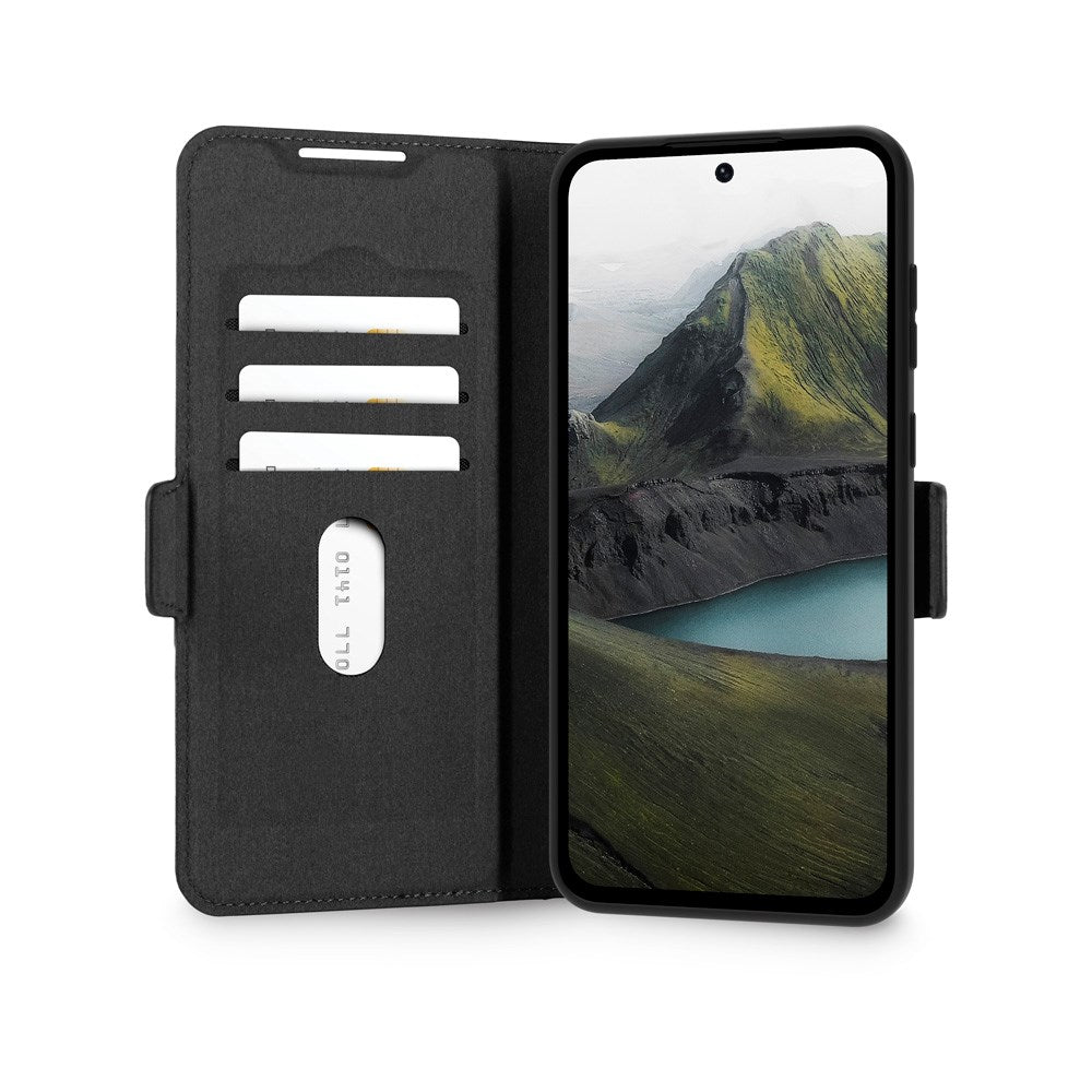 dbramante1928 Samsung Galaxy A56 (5G) Oslo Pro Recycled Plastic Flip Cover - Kortholder og stativfunksjon - Svart