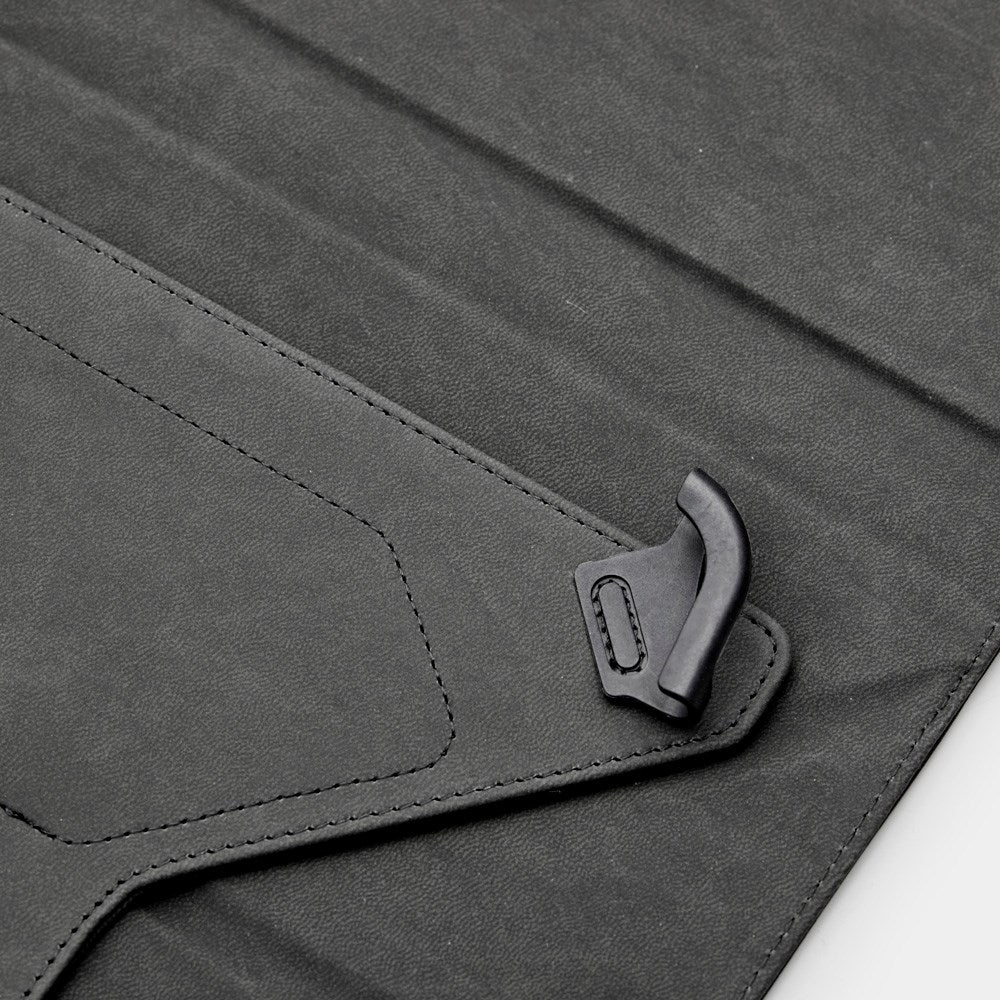 Trunk - Universal Flip Cover (24.5 x 17.5 x 1 cm) - Black